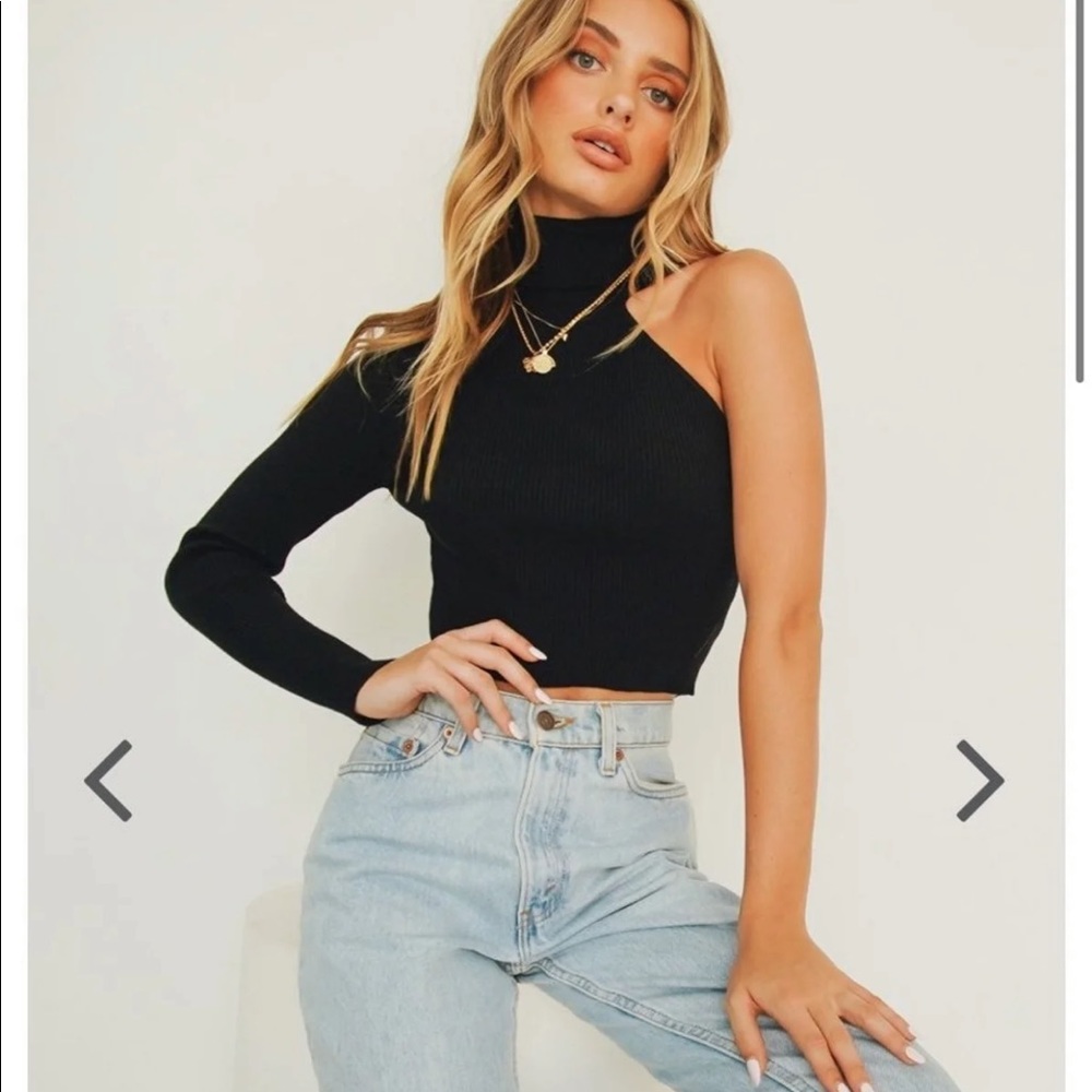 🎉🎉🎉 SOLD 🎉🎉🎉 VergeGirl Downtown Style Knit
